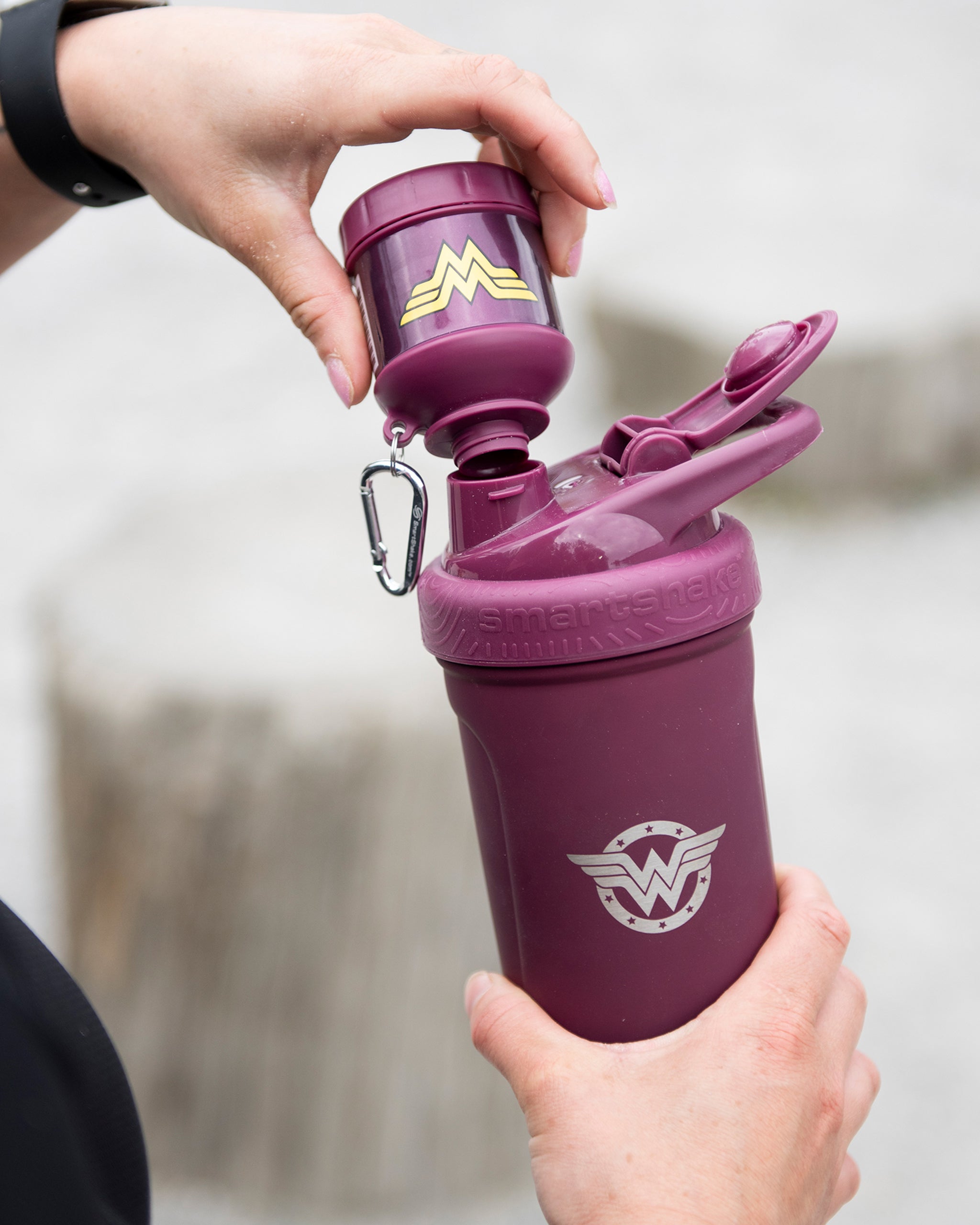 smartshake-whey2go-funnel-wonder-woman-pulvertrichter-110-ml image 4