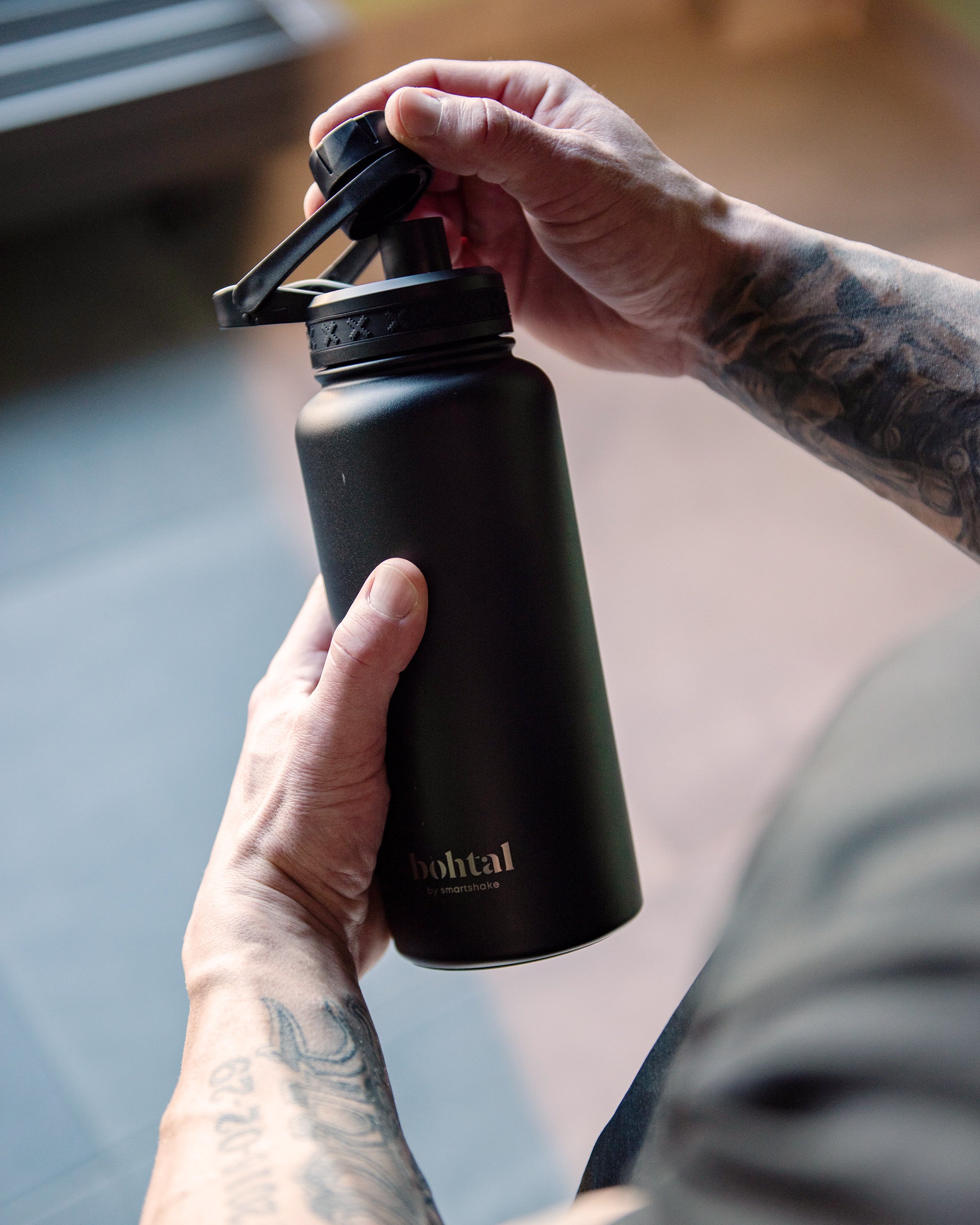 smartshake-insulated-sports-bottle-black-edelstahl-trinkflasche-960-ml image 4